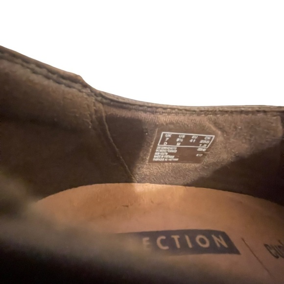 Women’s CLARKS Collection Emslie Brown Leather Heeled Ankle Booties Shoes - Picture 6 of 8